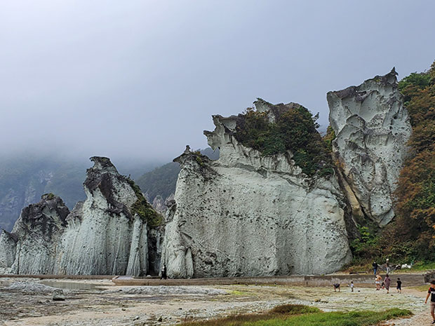 仏ヶ浦の岩