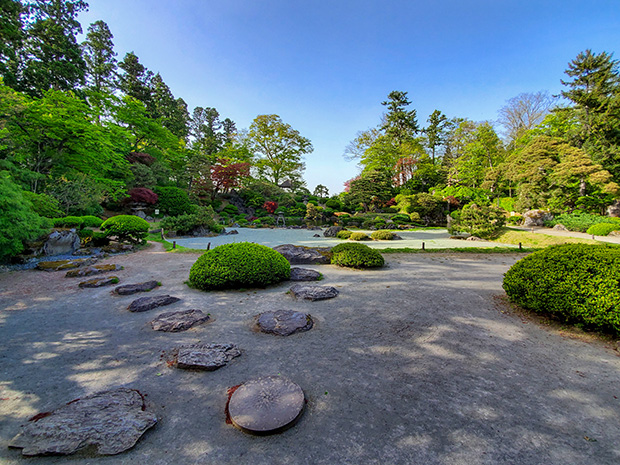 盛美館側から見た庭園