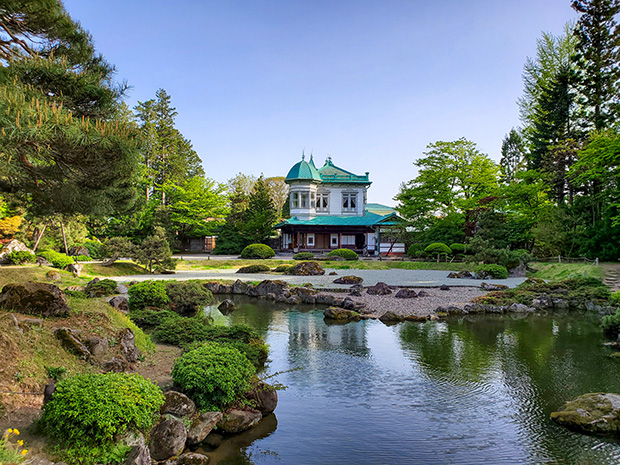 神仙島側から見た盛美館