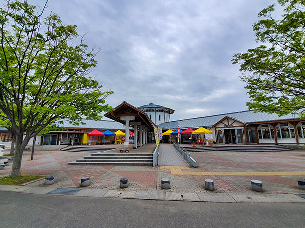 道の駅よこはま「菜の花プラザ」の外観